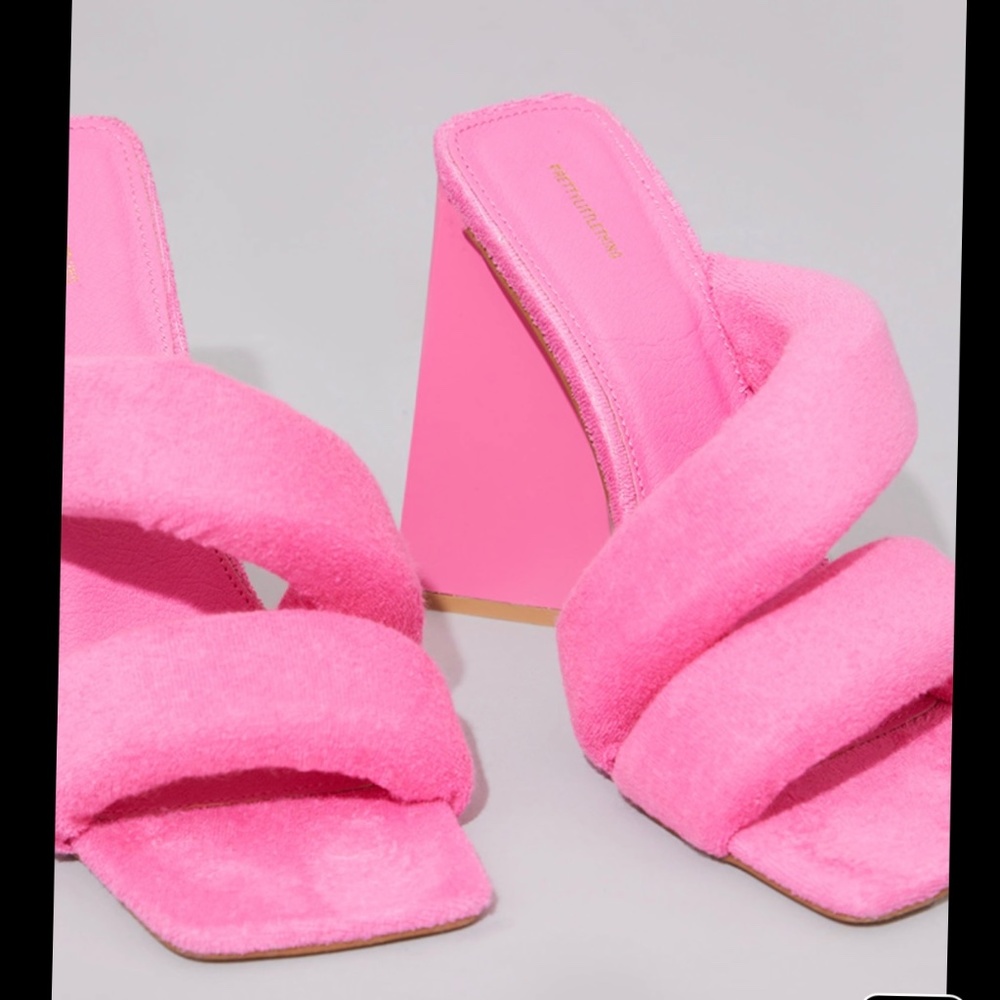 Pretty Little Things New Pink Double Strap Triangle Heeled Mules Women’s Size 6